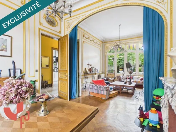 Maison 8 pièces 210 m²