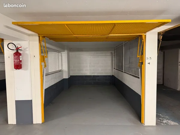 GARAGE (Gray d'Albion) À VENDRE