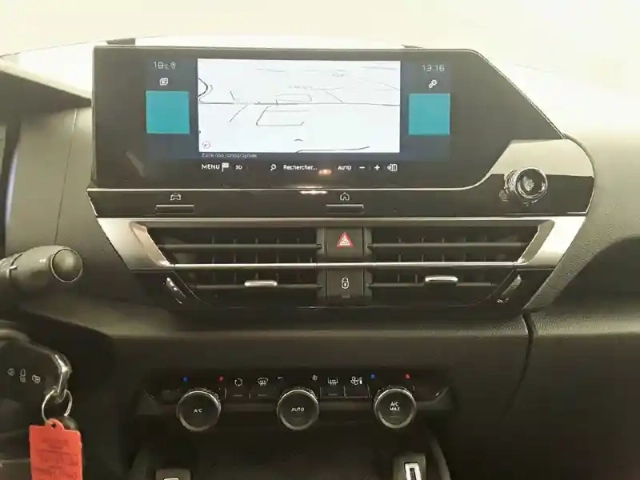 Citroën C4 e- 136 ch automatique — photo 14