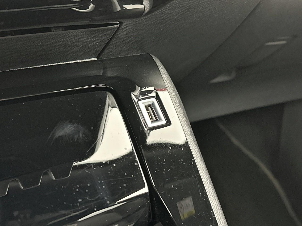 Peugeot 2008 puretech 130 s&s eat8 gt — photo 30