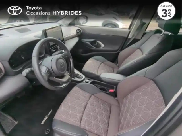 Toyota Yaris cross 130h collection awd-i mc24 — photo 11