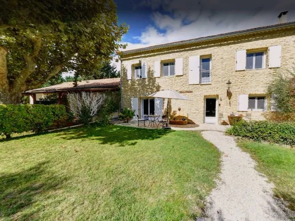 Propriété 12 pièces 370 m²