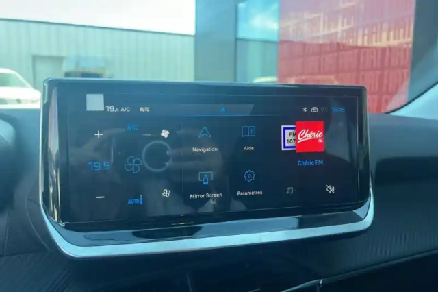 Peugeot 208 hybrid 110 ch e-dcs6 — photo 15