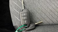Peugeot 2008 1.2 Hybrid 110ch Allure e-DCS6 — photo 16