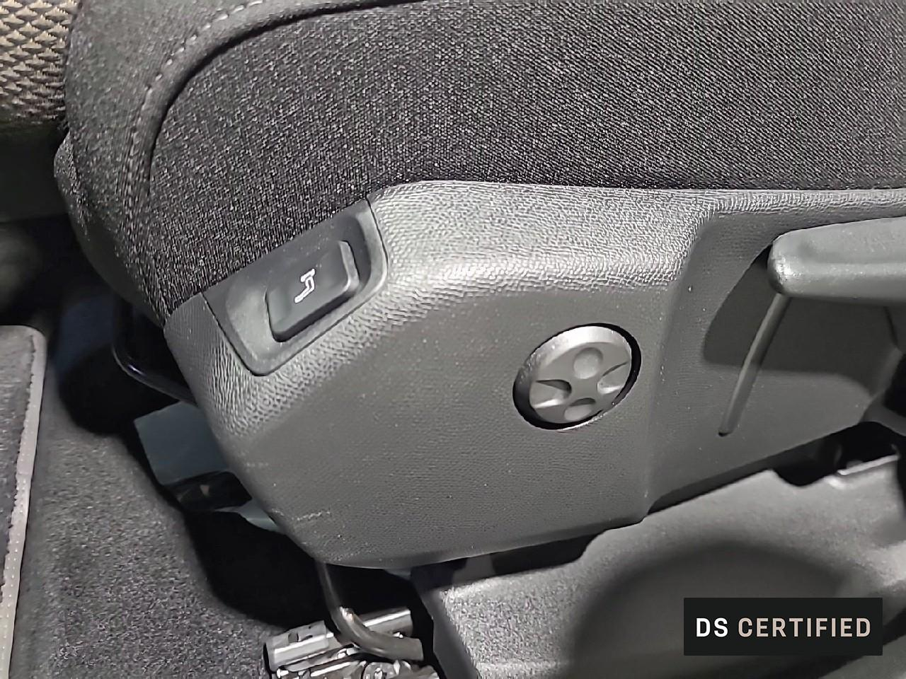 Ds Ds 7 crossback crossback bluehdi 130 eat8 business — photo 27