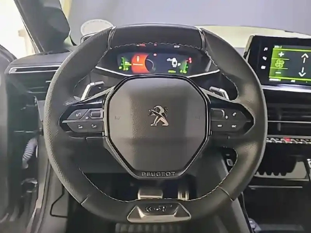 Peugeot 208 puretech 100 s&amp;s eat8 — photo 31