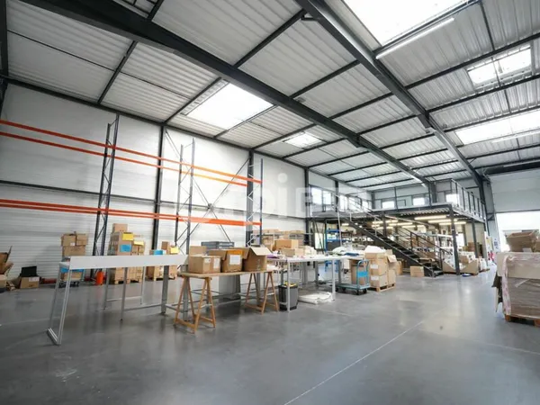 Local d'activité 404 m²