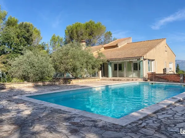 Villa 5 pièces 146 m²