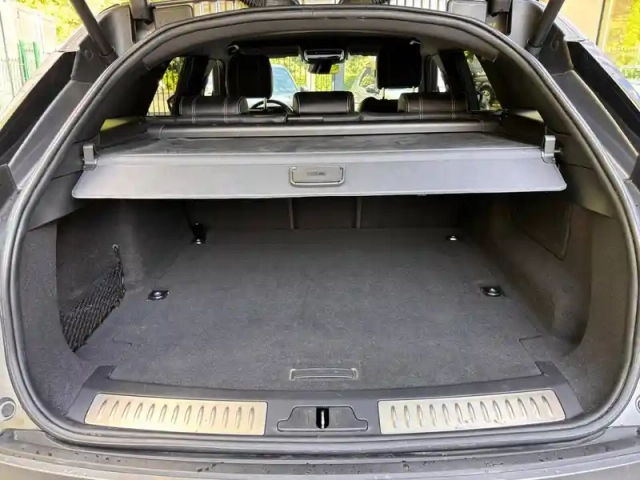 Land Rover Range Rover velar 2.0l p400e phev 404ch — photo 23
