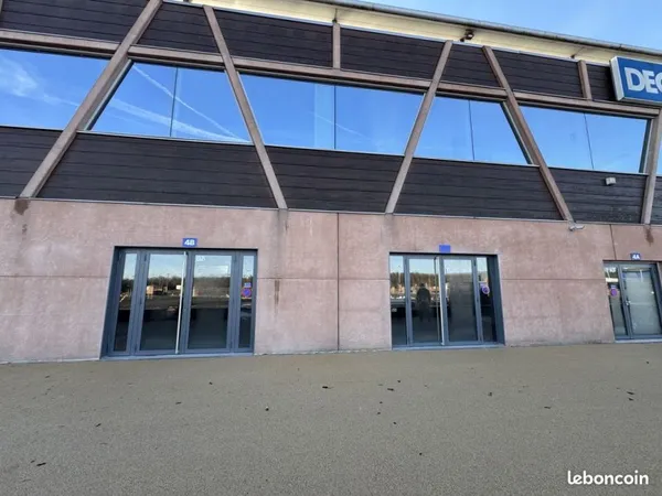 Local commercial 633 m² WITTENHEIM