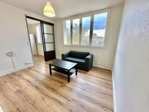 A LOUER - JOLI T2 MEUBLÉ DE 35.10 M² - RUE DU 4 AOUT 69100 VILLEURBANNE