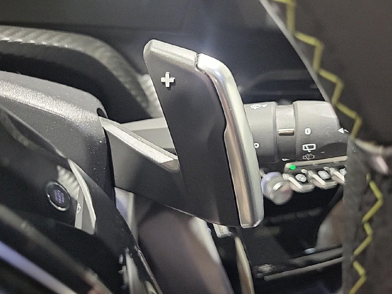 Peugeot 2008 puretech 130 s&s eat8 gt — photo 21