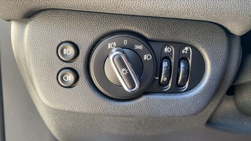 Mini Clubman 1.5 Cooper 136 - Business Design – 2022 – 43707 km – Essence – Boîte Manuelle — photo 19