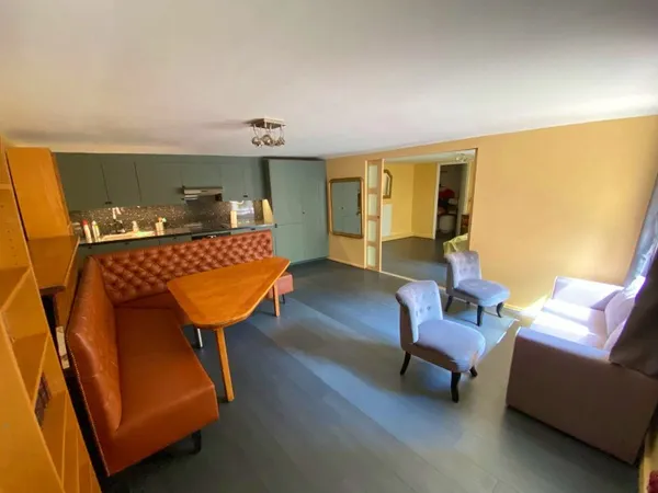 Loue maison 78m² dans écrin de verdure - 2 chambres 2 SDB - Buc