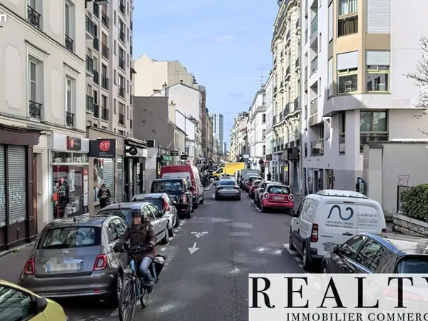 Local commercial 155 m²