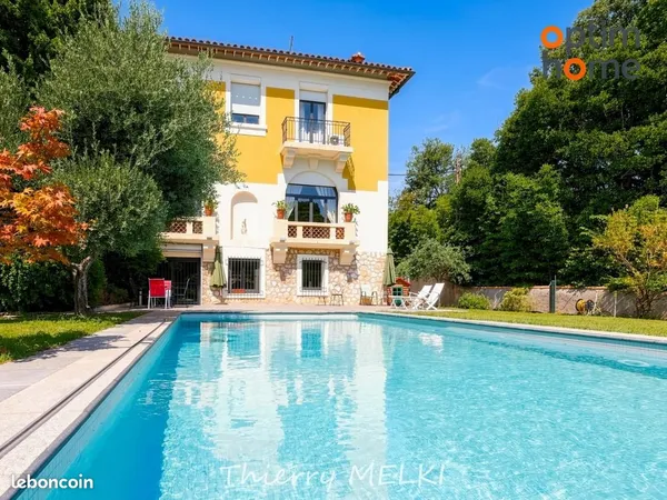 Maison 11 pièces 500 m²