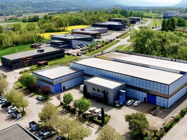 Local 2000 m²