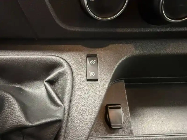 Renault Master fgn trac f3500 l2h2 blue dci 135 — photo 32