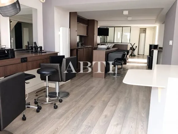 Local 89 m²