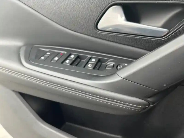 Peugeot 308 hybrid 145 e-dcs6 — photo 19