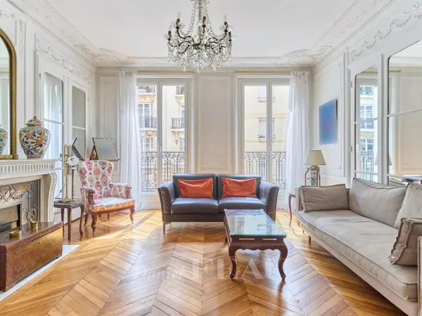 Paris XVIème - Passy, Bel ancien, balcon, 4 chambres