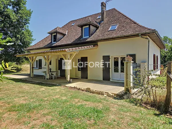 Maison 8 pièces 197 m²
