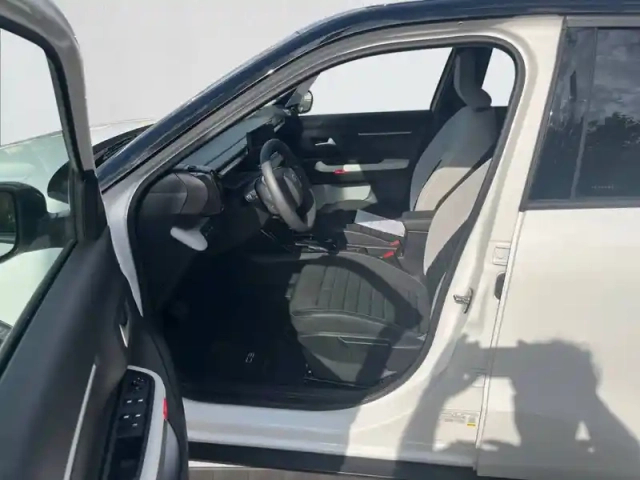 Citroën C3 hybride 110 ch automatique — photo 11