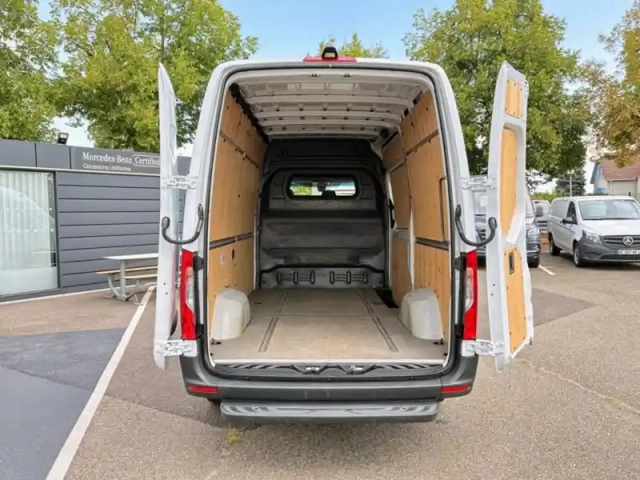 Mercedes Sprinter 317 cdi fourgon 37s l2h2 170ch — photo 20