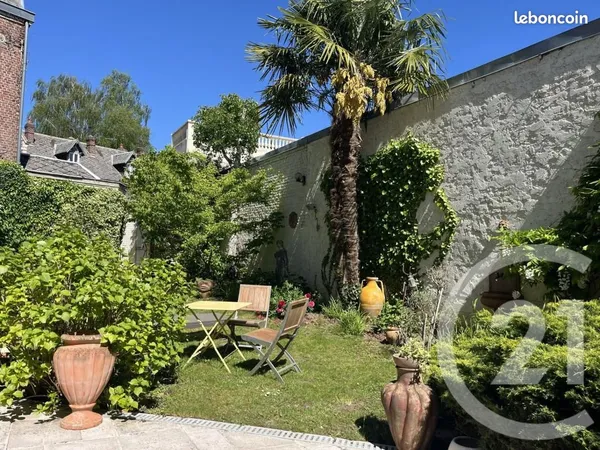 Maison 8 pièces 271 m²
