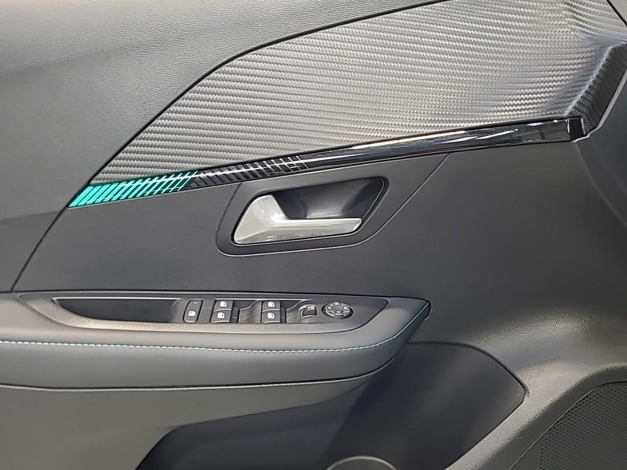 Peugeot 208 puretech 100 s&s allure business — photo 28
