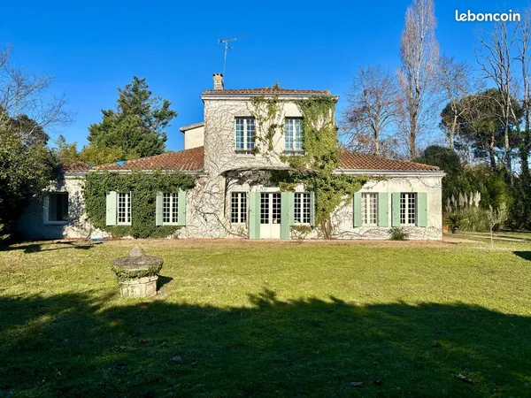 Maison 9 pièces 248 m²