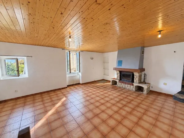 Maison de village avec jardin au coeur de Saint Etienne çà