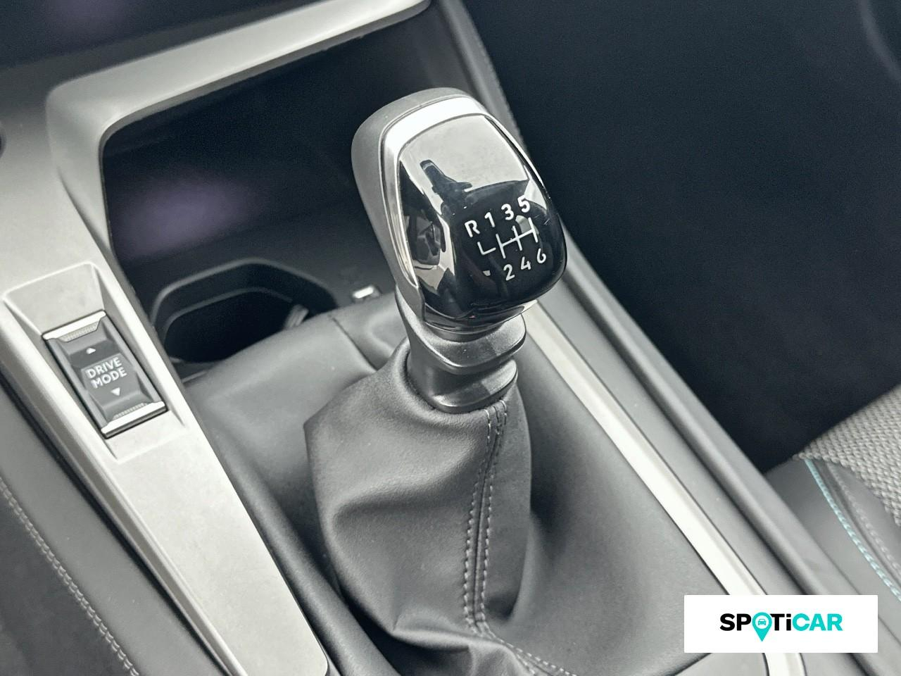 Peugeot 308 1.2 puretech 130ch s&s allure — photo 14