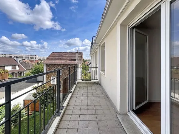 Plein centre ville Un appartement type 3 pièces avec Terrasse et parking !
