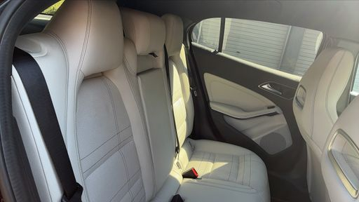 Mercedes Classe GLA 180 d 109 - Sensation – 2016 – 141000 km – Diesel – Boîte Manuelle — photo 19
