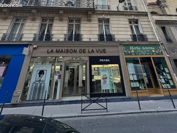 Commerce 153 m²