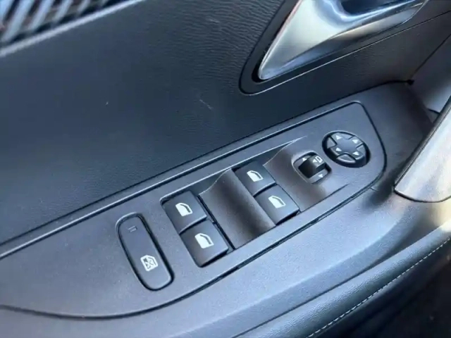 Peugeot 2008 puretech 130 s&amp;s eat8 — photo 30