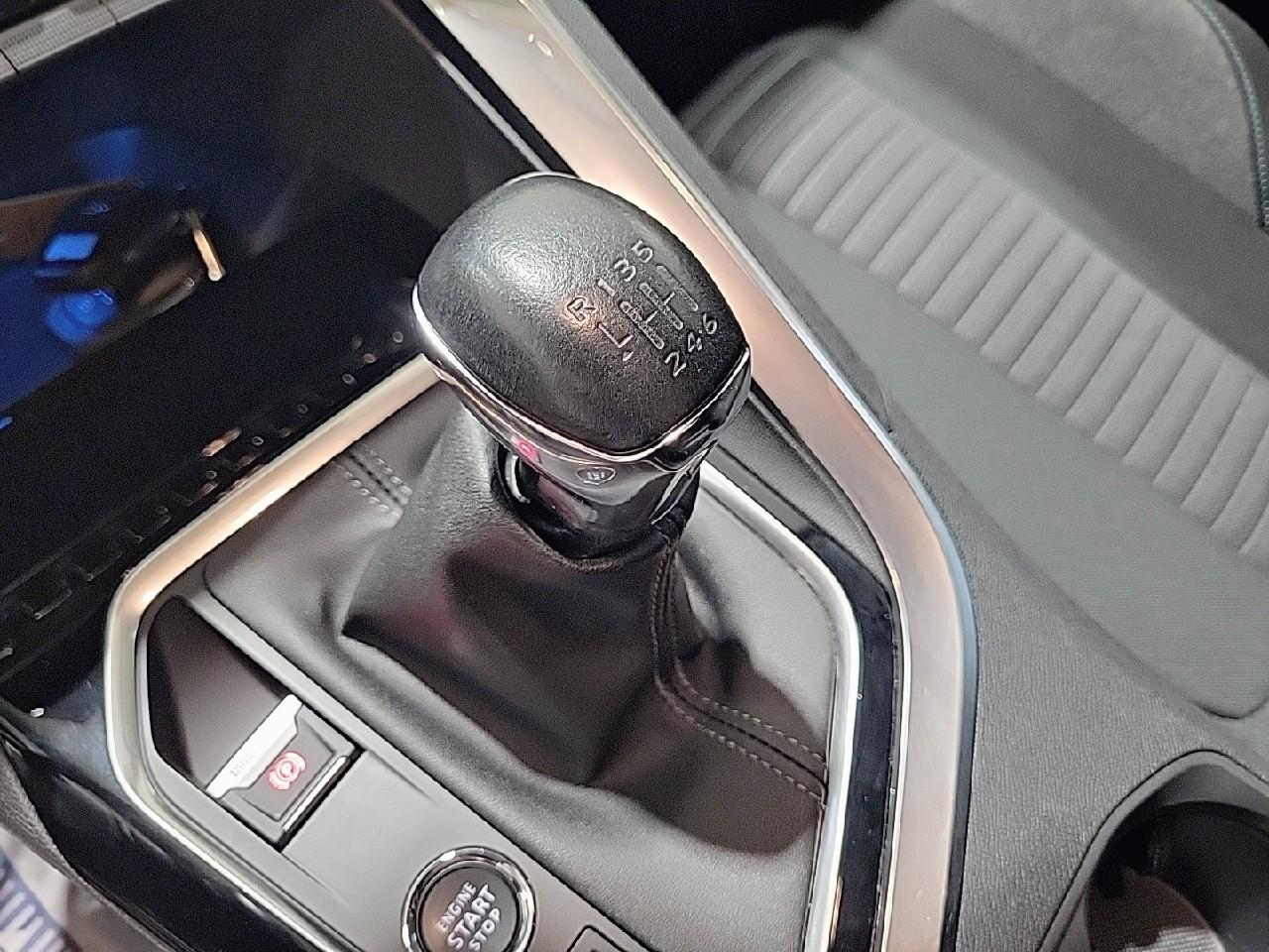 Peugeot 3008 puretech 130ch s&s bvm6 style — photo 17