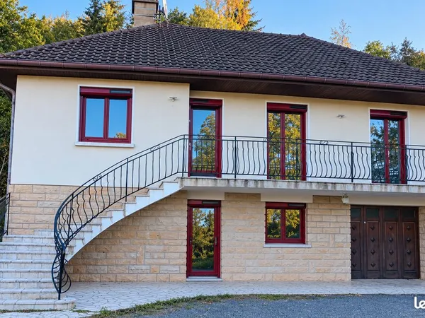 Maison 130 m², terrain de 9 390 m², pré et bois - Saint-Sernin-du-Bois
