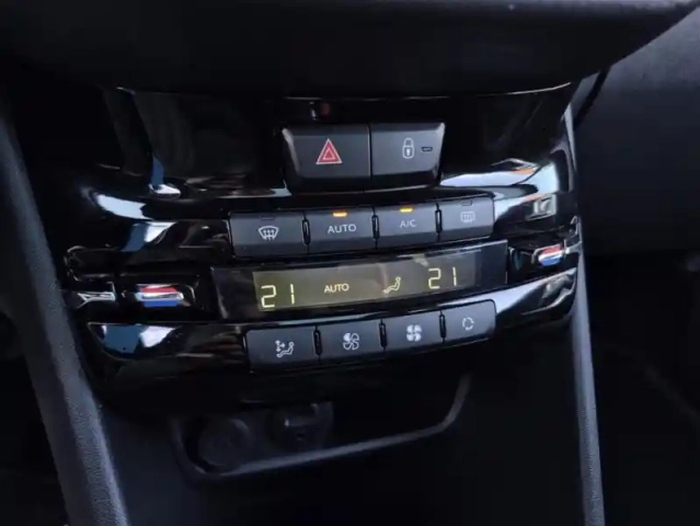 Peugeot 2008 1.2 puretech 110 s&amp;s crossway — photo 24