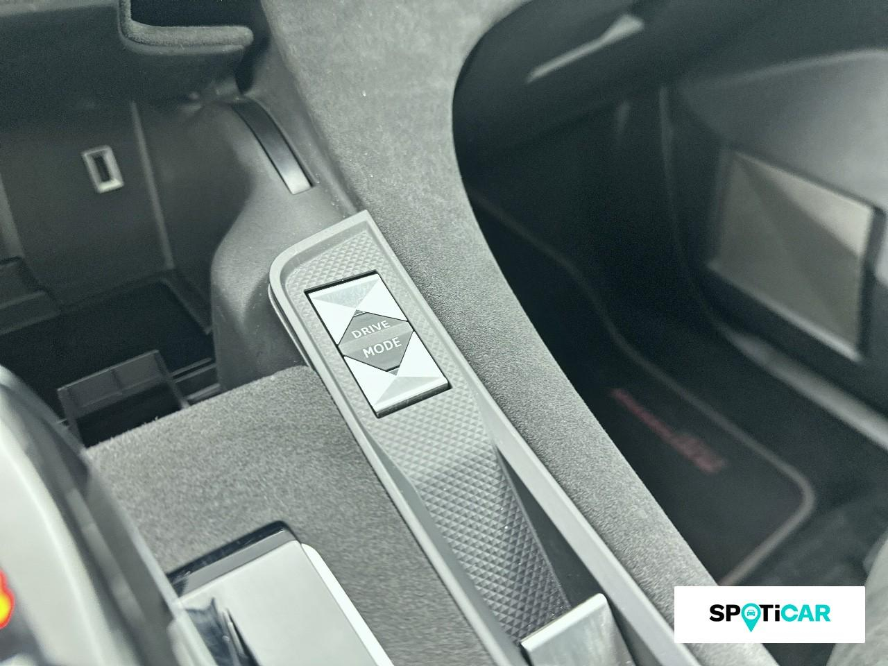Ds Ds 7 crossback e-tense 4x4 300ch performance line + — photo 18