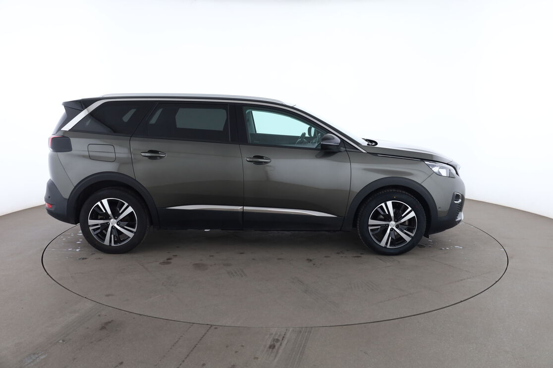 Peugeot 5008 1.5 Blue-HDi Allure — photo 6