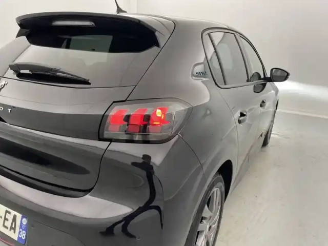 Peugeot 208 puretech 75 s&amp;s bvm5 — photo 31