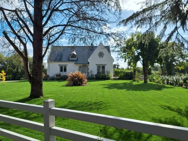Maison à Pont Château - 187 m2 - 6 pièces