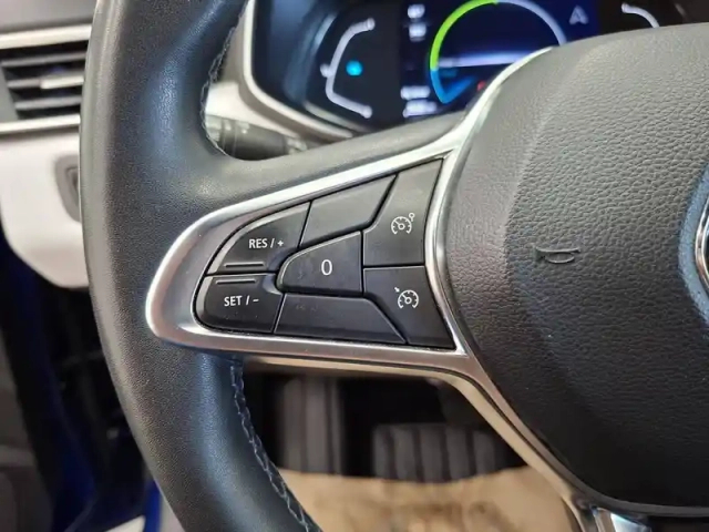 Renault Clio e-tech 140 - 21 — photo 40