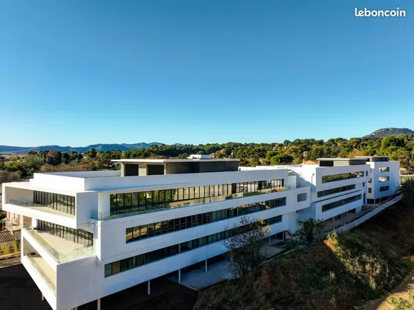 Bureau et espace de travail Vente Aubagne 296m² 320000€