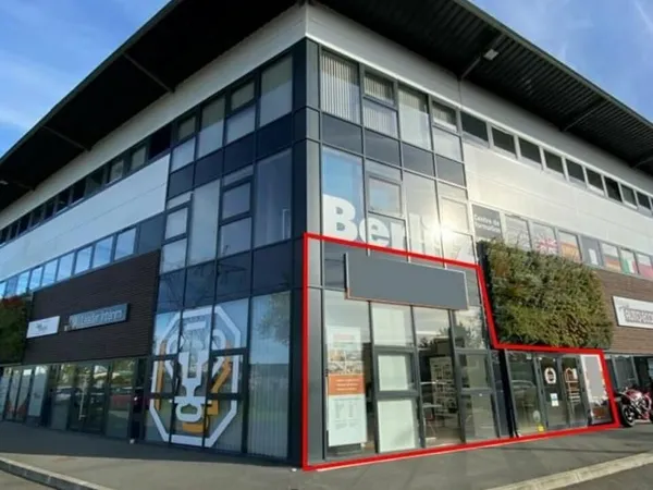 Local commercial 80 m²