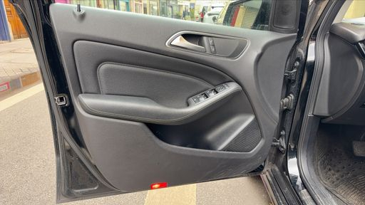 Mercedes Classe B 180 CDi 109 7G-DCT - Sensation – 2016 – 104086 km – Diesel – Boîte Automatique — photo 32