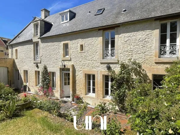 Maison 6 pièces 220 m²