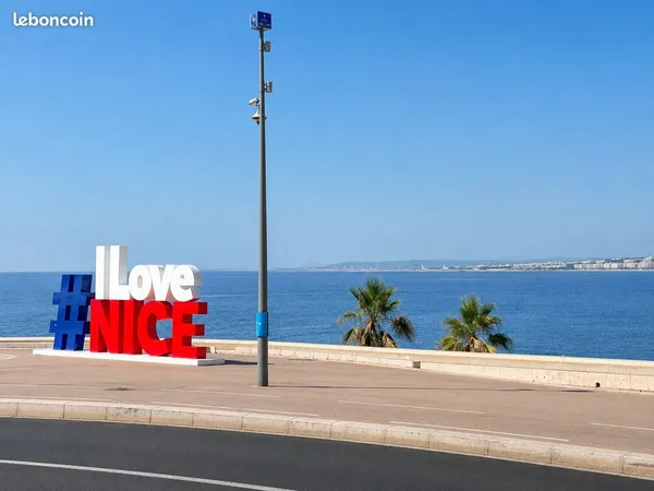 Nice promenade- rauba capeu